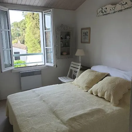 Lovely House With Garden With Pool Feriehus La Couarde-sur-Mer